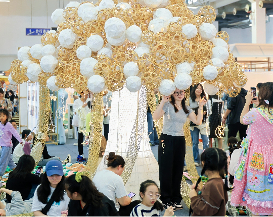 8年榕树已成荫，来杭州国际工艺周感受手工艺过程之美！